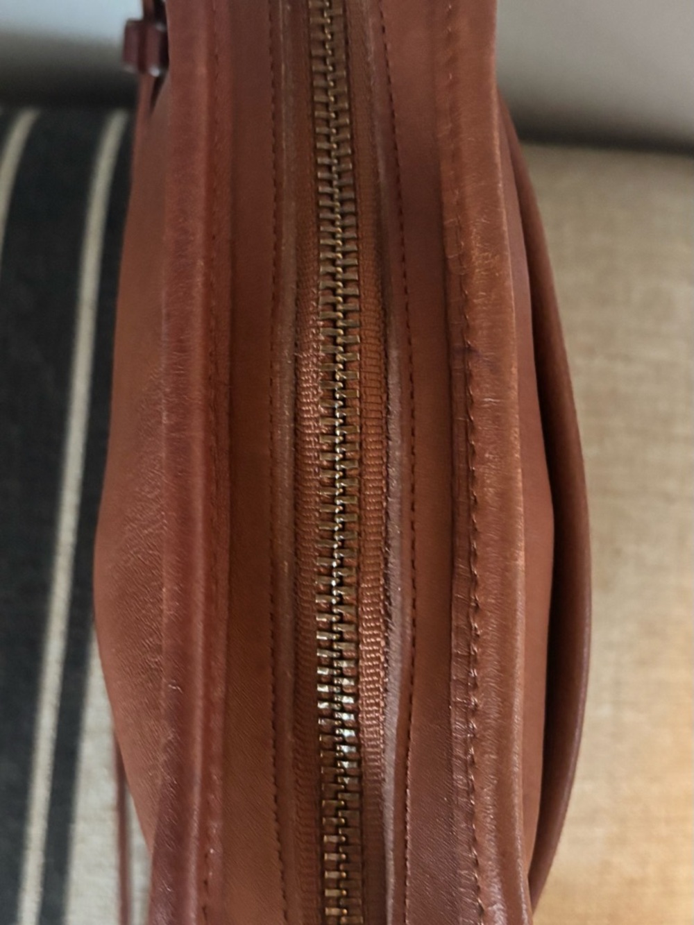 Authenticate vintage coach British tan Carnival #9925 - Picture 6 of 15